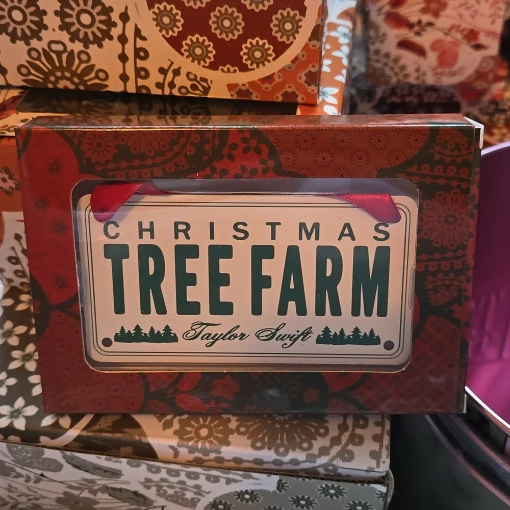 New christmas tree farm ornament Taylor swift - Picture 1 of 1